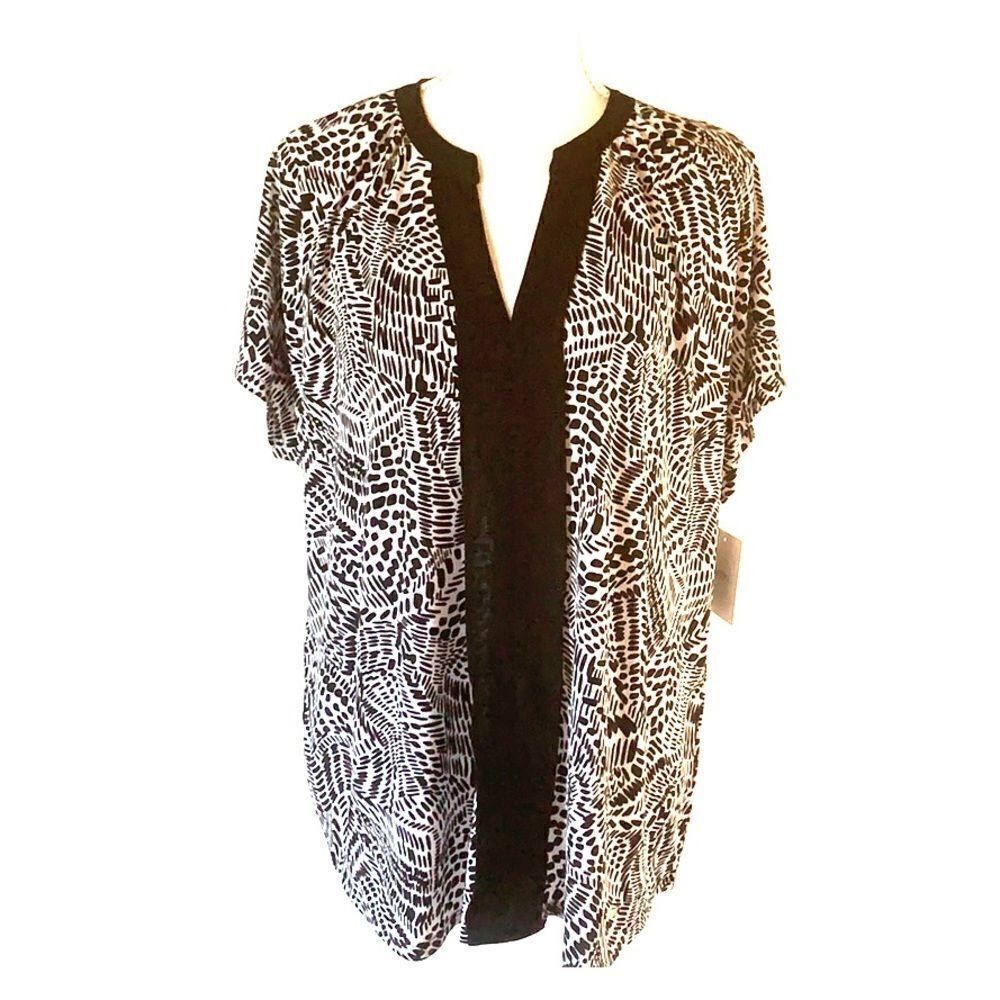 NWT Ellen Tracy B&W Tribal Print Top Size Large NEW WITH TAG